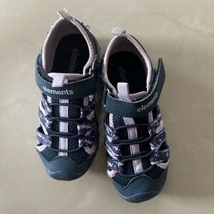 Girls Elements closed sandals size 11